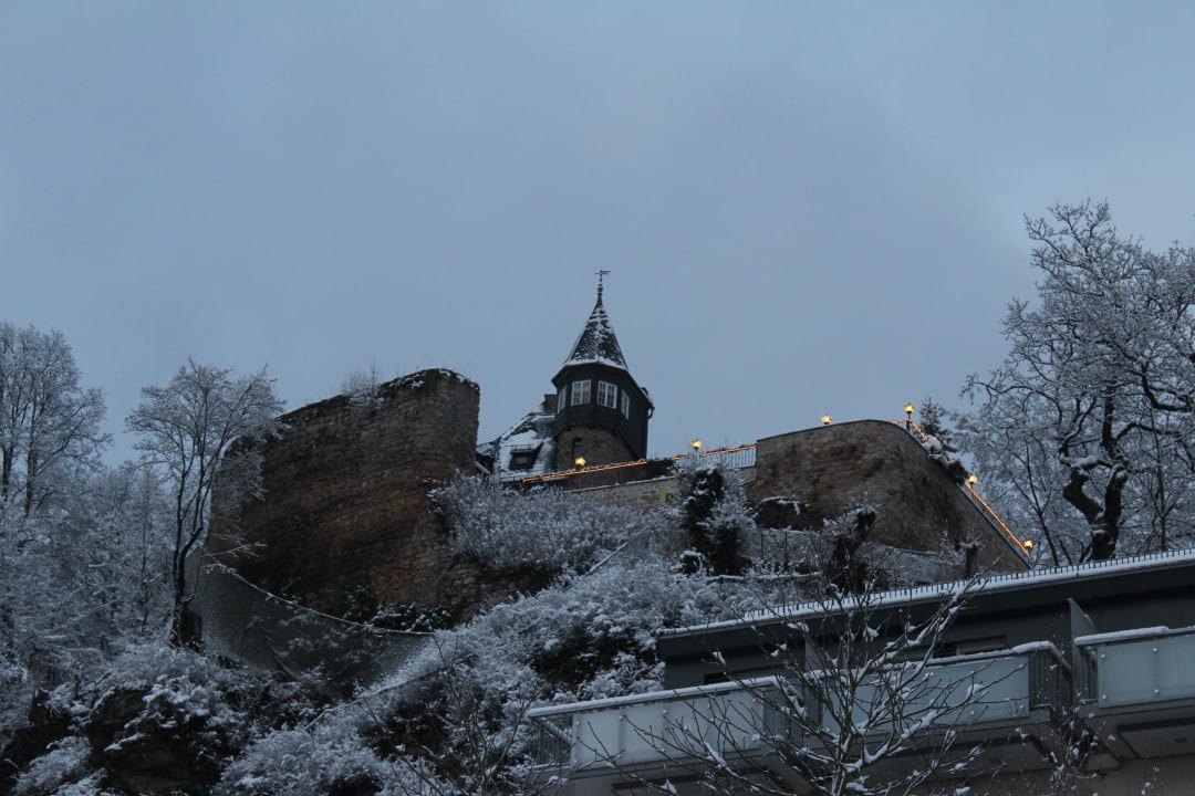 Blick zur Burg Altrathen Bei Gretel AYURVEDA Hotel