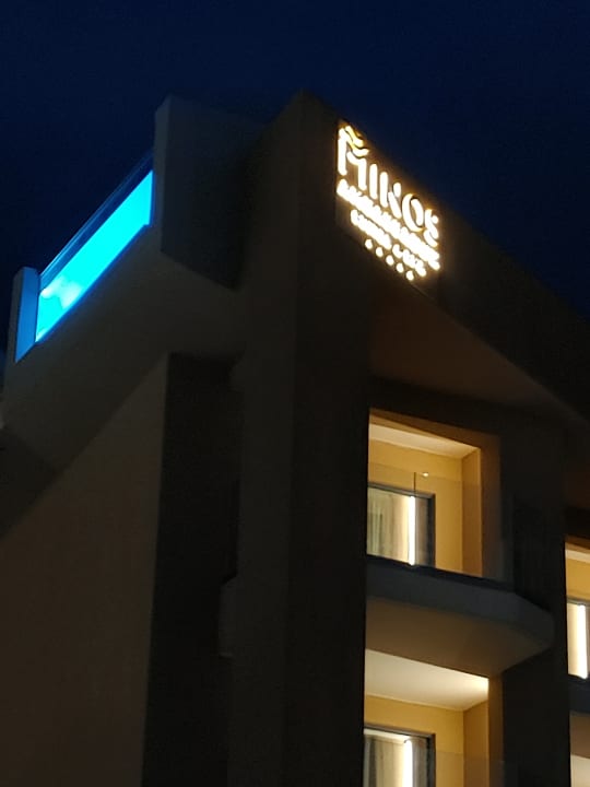 Pool Minos Ambassador Suite & Spa
