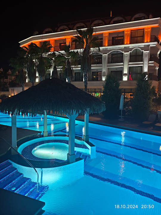 Pool Well Palace Side