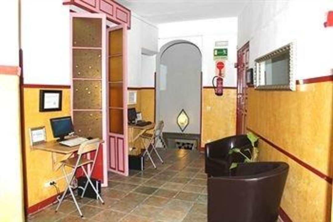 Free pcs with internet 24 h Pension Nuevo Pino