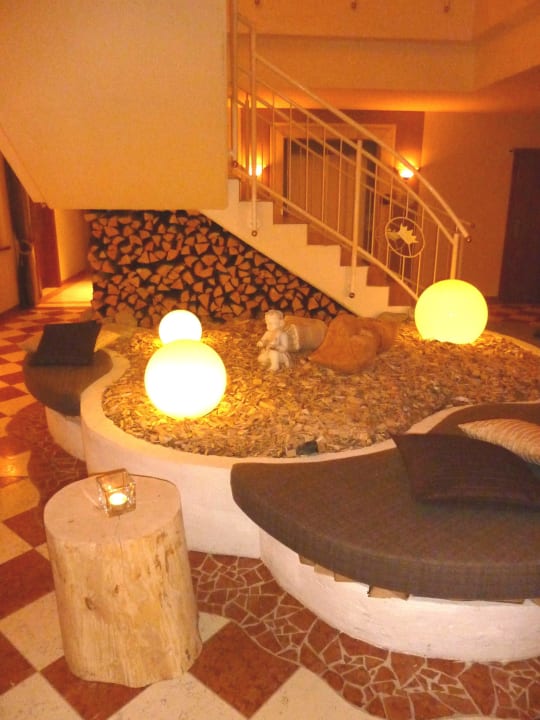 Vor dem Spa-Bereich Hotel Panorama Royal