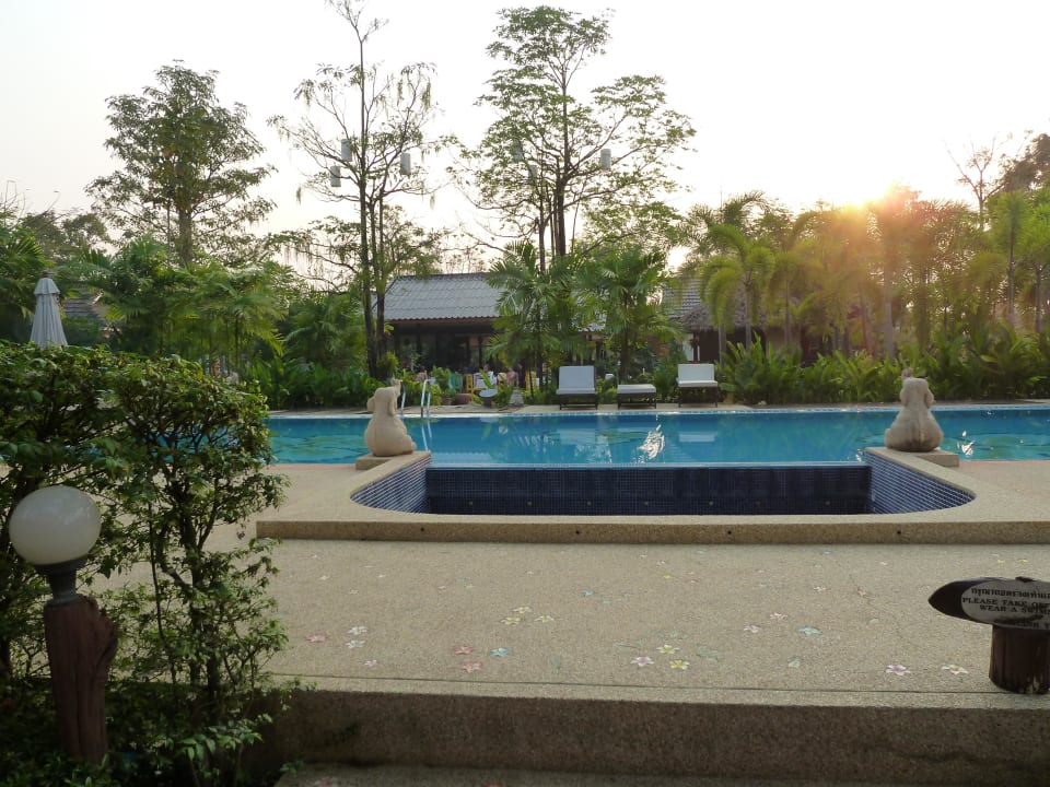 Schöner Pool Hotel Le Charme Sukhothai Resort