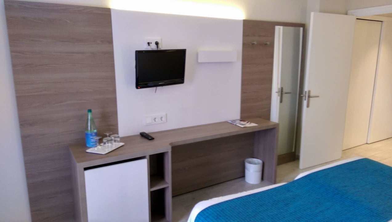 Etwas kleiner Fernseher Hotel Bella Playa & Spa