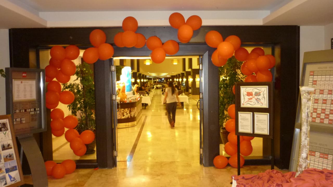 Restauranteingang am Valentinstag Kaya Belek Hotel