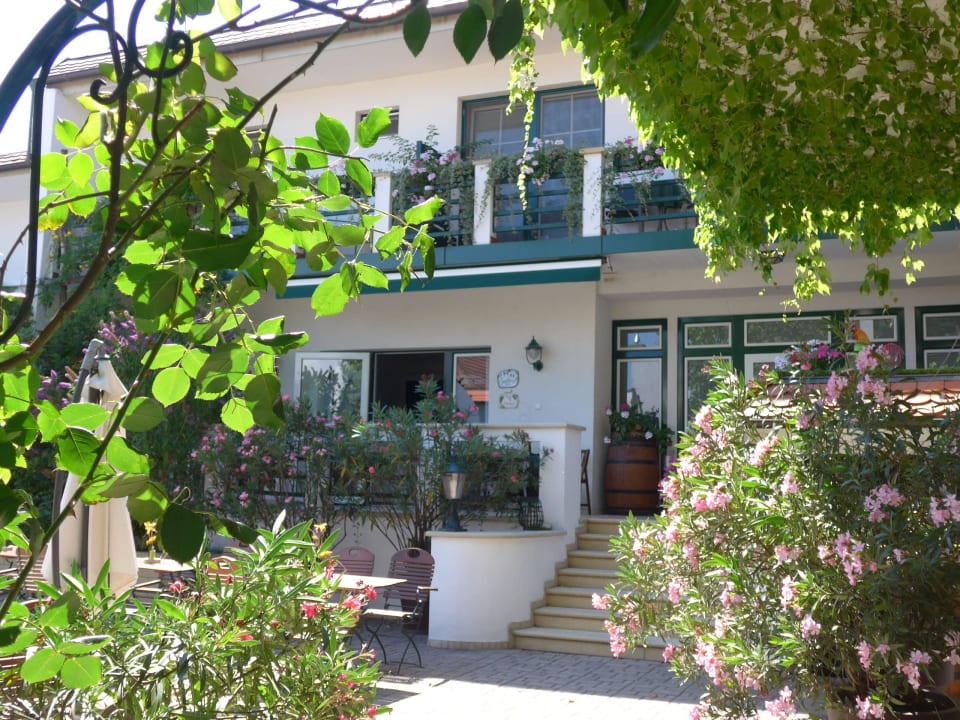 Blick zur Rezeption Winzerhof Schindler