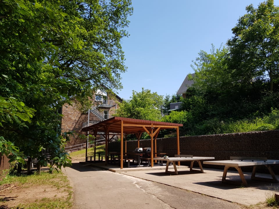 Außenansicht Hochwald-Jugendherberge Weiskirchen
