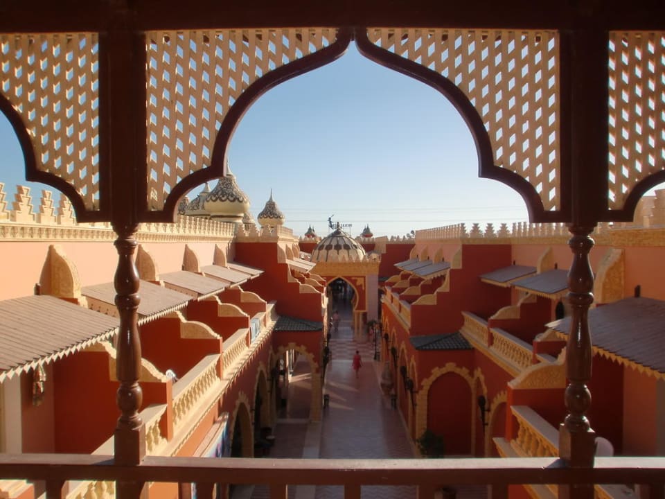 Hauptstraße in Richtung Haupteingang Pickalbatros Alf Leila Wa Leila Resort - Neverland Hurghada