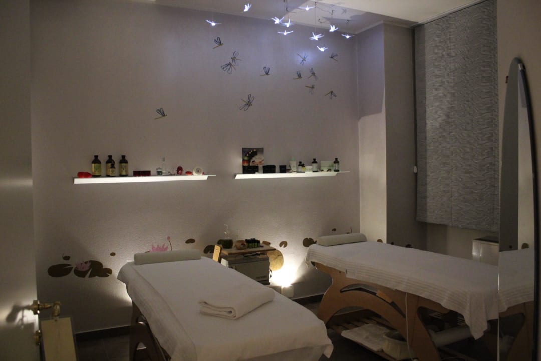 Re Aqva SPA - treatment twin room detail Hotel Sovrana