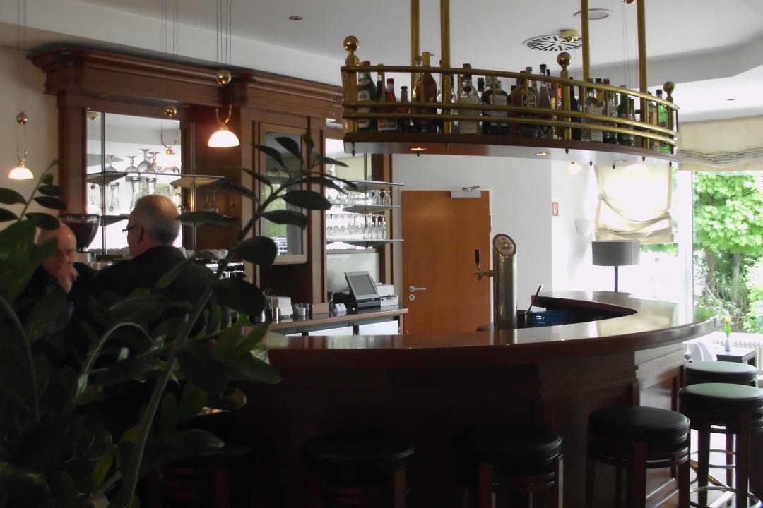 Bar im Empfangsbereich Wyndham Garden Potsdam