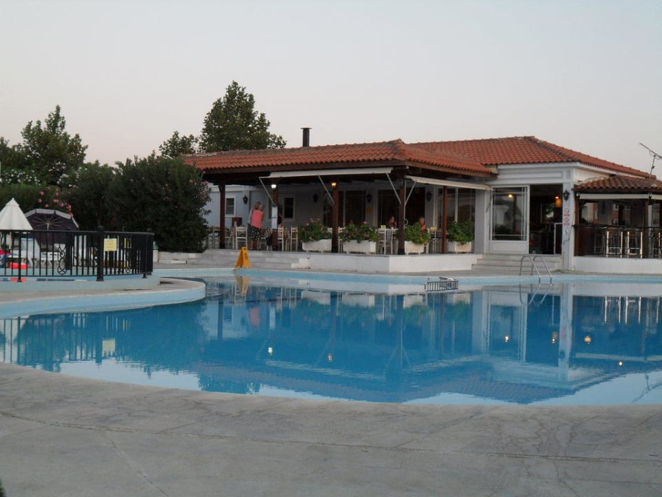 Pool & Restaurant Hotel Klelia