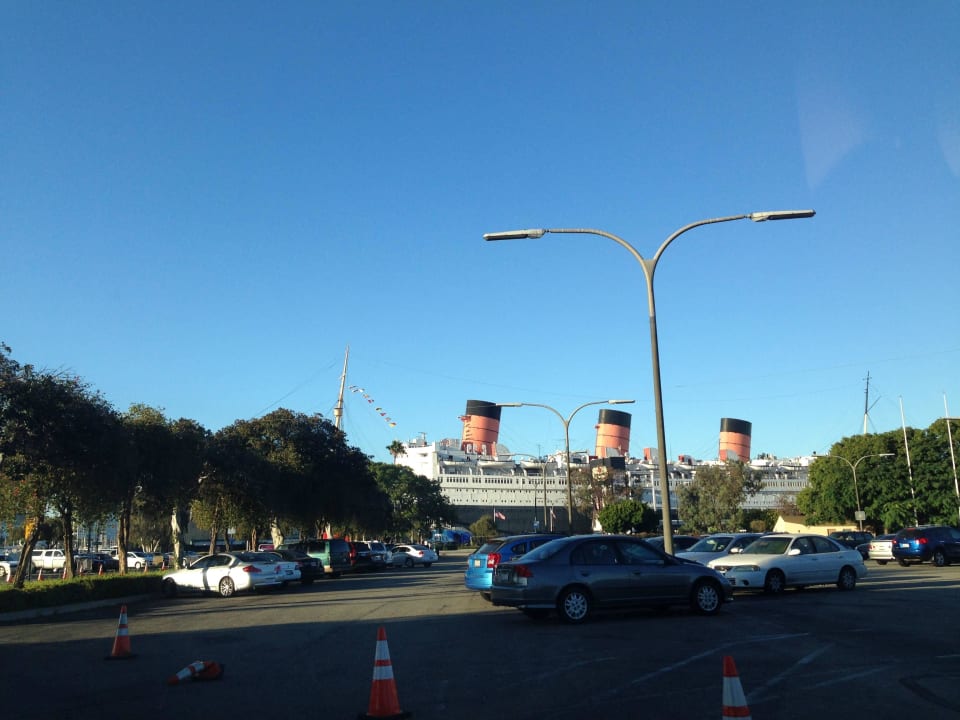 Anfahrt mit dazugehörigem Parkplatz The Queen Mary