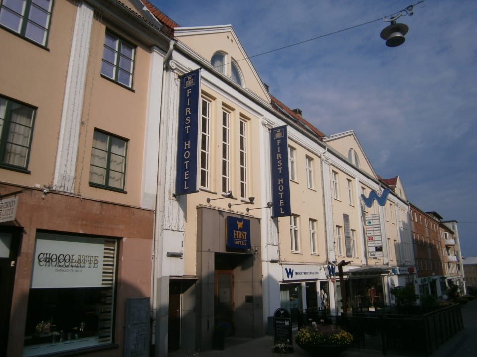 Von der Fußgängerzone  JA Hotel