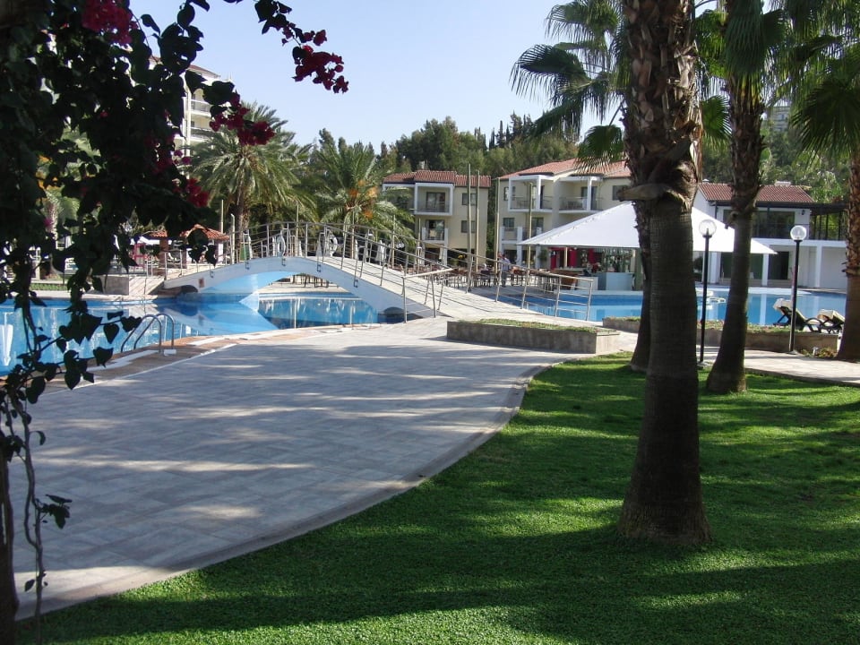 Traumhafte Gartenanlage Arum Barut Collection