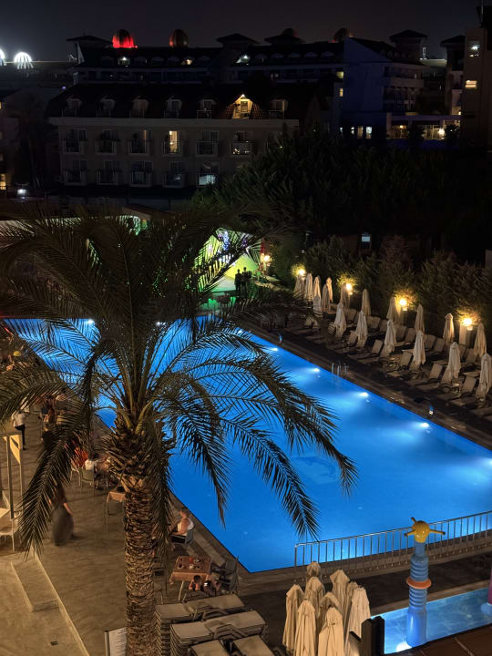 Pool Side Story Resort & Spa