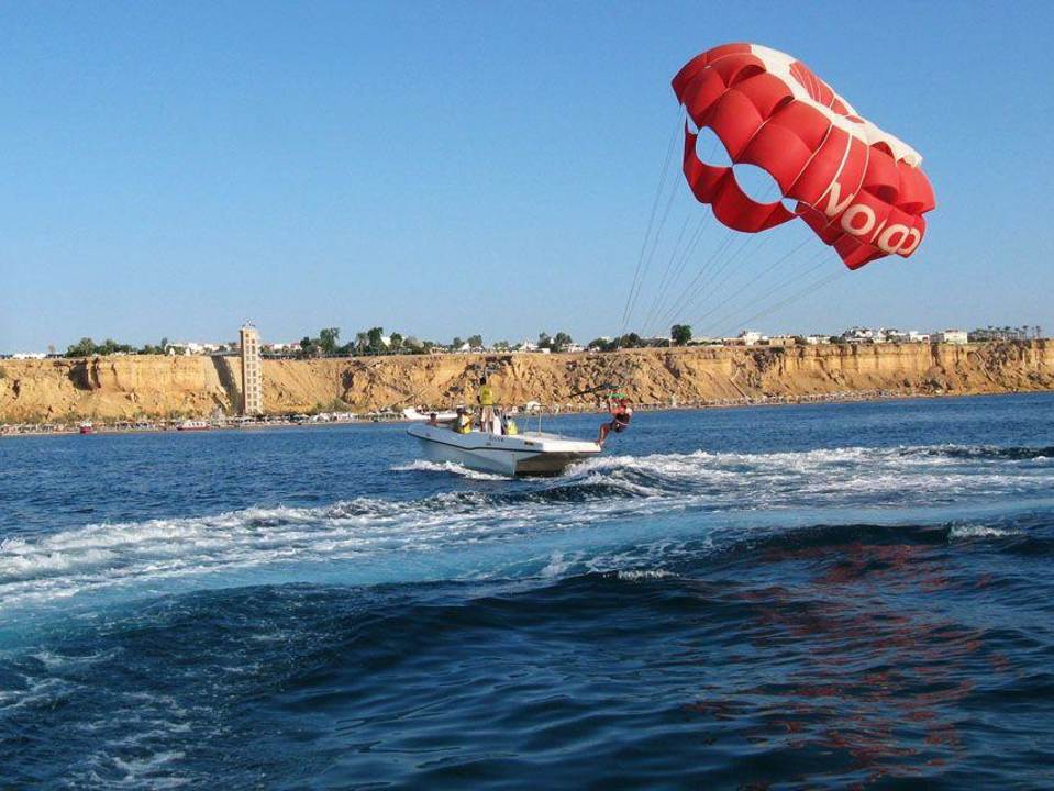 Jetzt gehts los,  Parasailing Albatros Sharm Resort