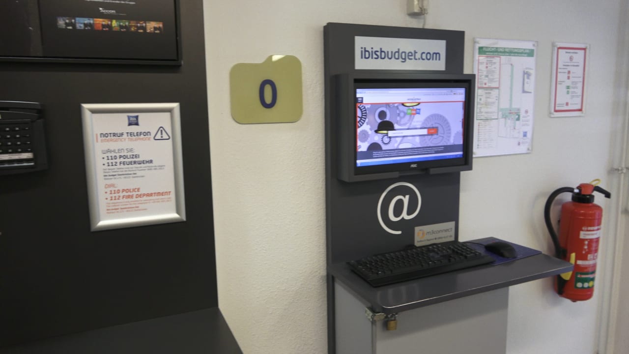 Lobby ibis budget Hotel Saarbrücken Ost