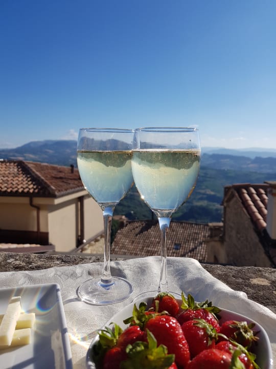 Zimmer Titano Suites Hotel