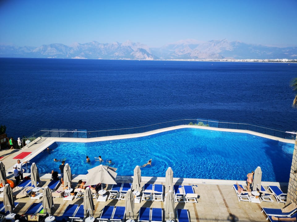 Pool Ramada Plaza by Wyndham Antalya