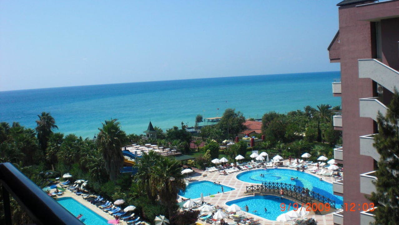 Ausblick aus 5. Stock Zimmer 523 im September 09 Hotel Meryan