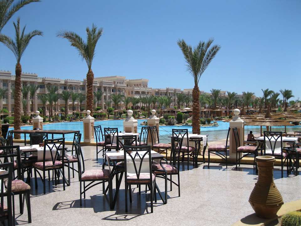 Außenrestaurant Pickalbatros Palace Resort
