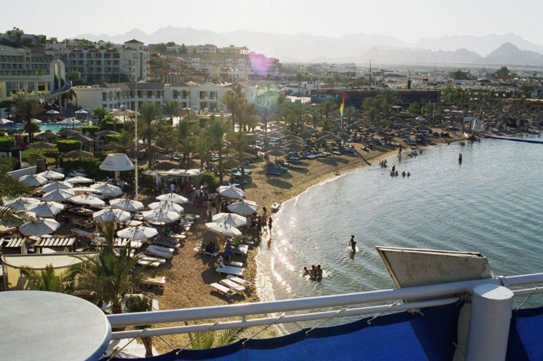 Ausblick von Deck aus auf die Bucht Lido Sharm Hotel