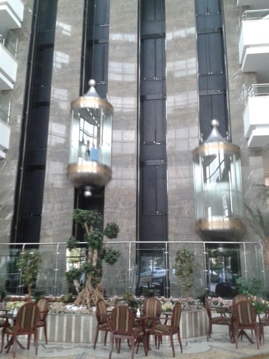 Lobby mit Lift Saphir Resort & Spa