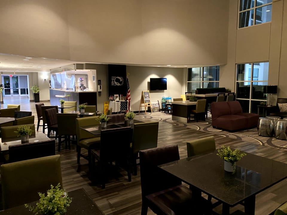 Lobby La Quinta Inn & Suites Plantation at SW 6th St