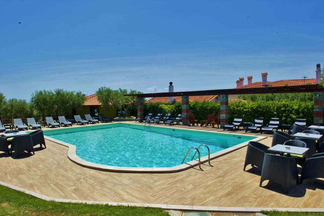 Pool SUNDAY RESORT Studios and Apartments