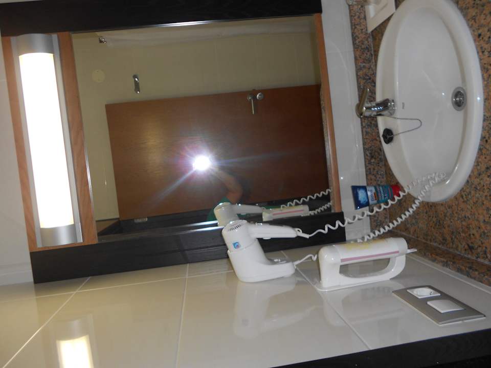 Bad HL Miraflor Suites Hotel