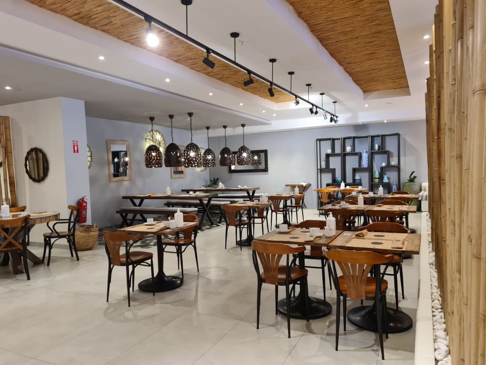 Gastro Design Plus Seya Beach Hotel