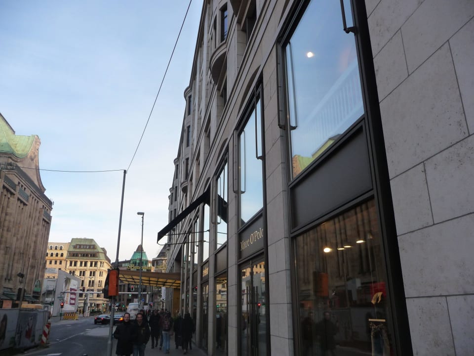 Blick zur Kö... Breidenbacher Hof