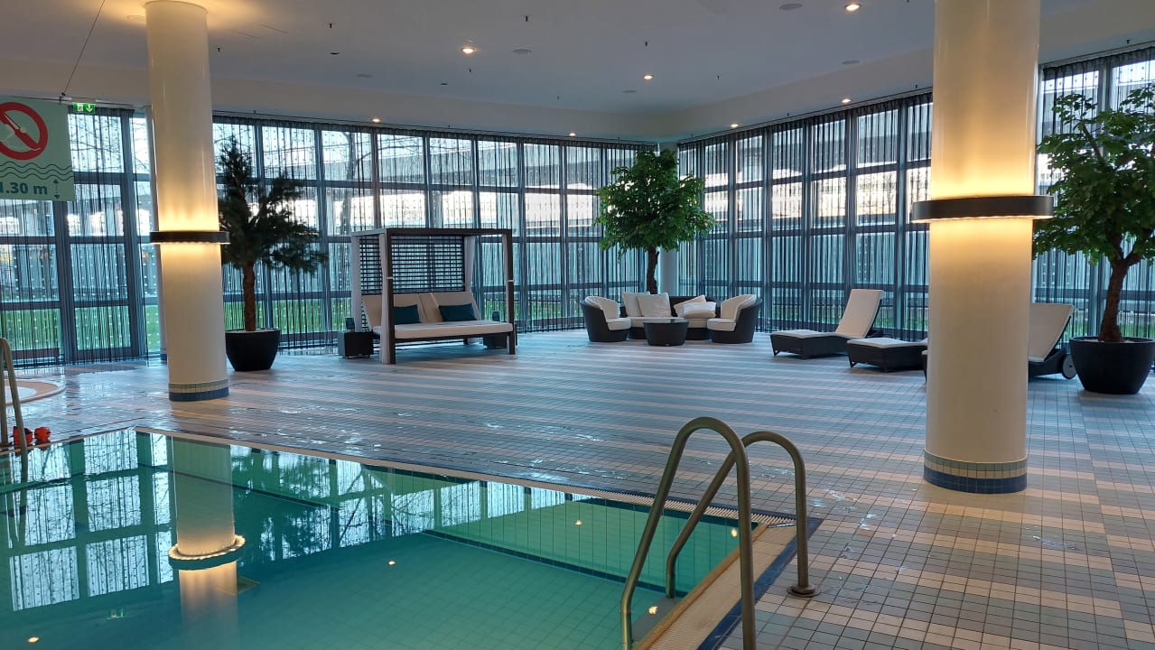 Pool Hilton Munich Airport