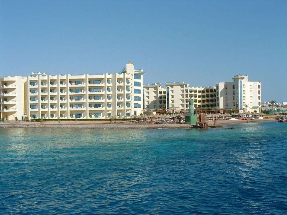 Hotelanlage vom Meer aus Moreno Horizon Spa & Resort