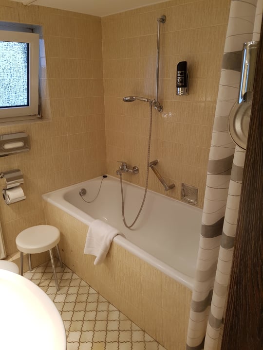 Bad Zimmer  Hotel Traube Rüdesheim