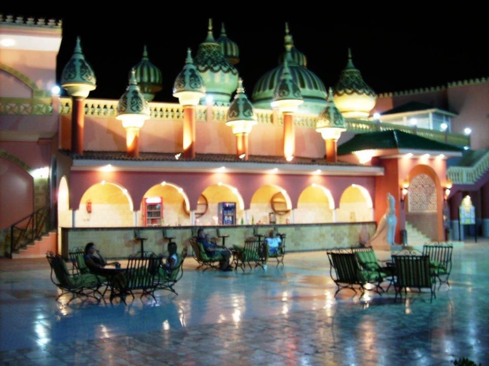 Bild vom Innenhof des Hotels Pickalbatros Alf Leila Wa Leila Resort - Neverland Hurghada