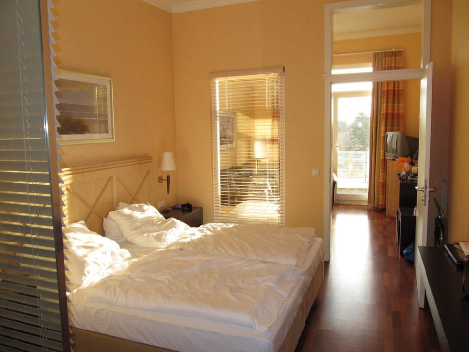 Schlafzimmer Junior Suite Hotel Vier Jahreszeiten Zingst