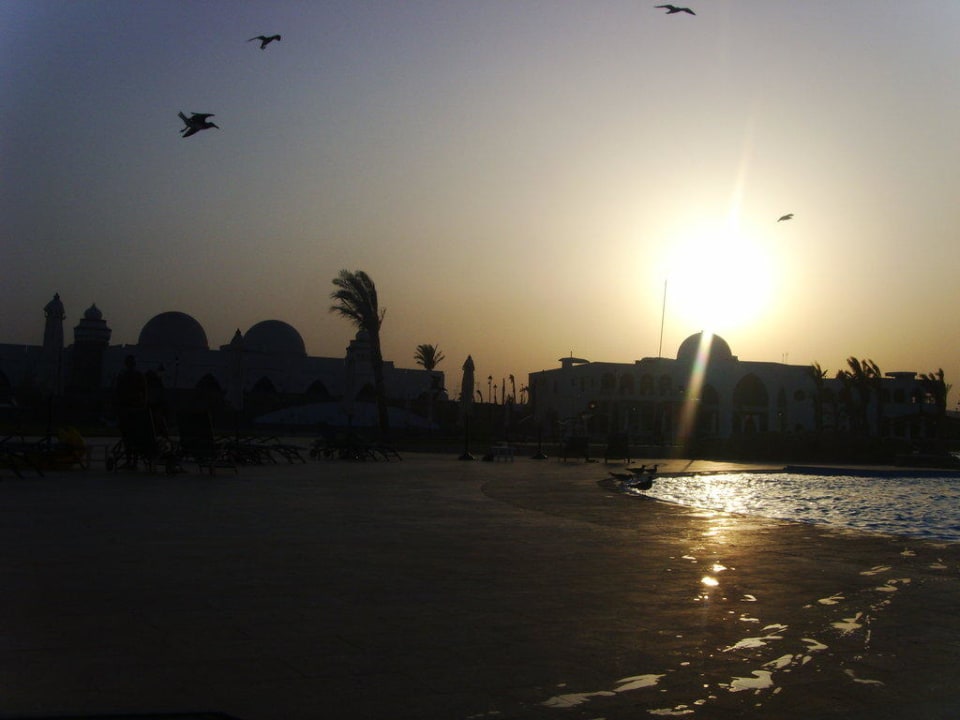 Sonnenuntergang Hotel Gorgonia Beach Resort