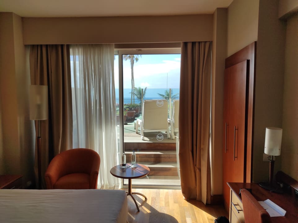 Zimmer Bull Reina Isabel & Spa