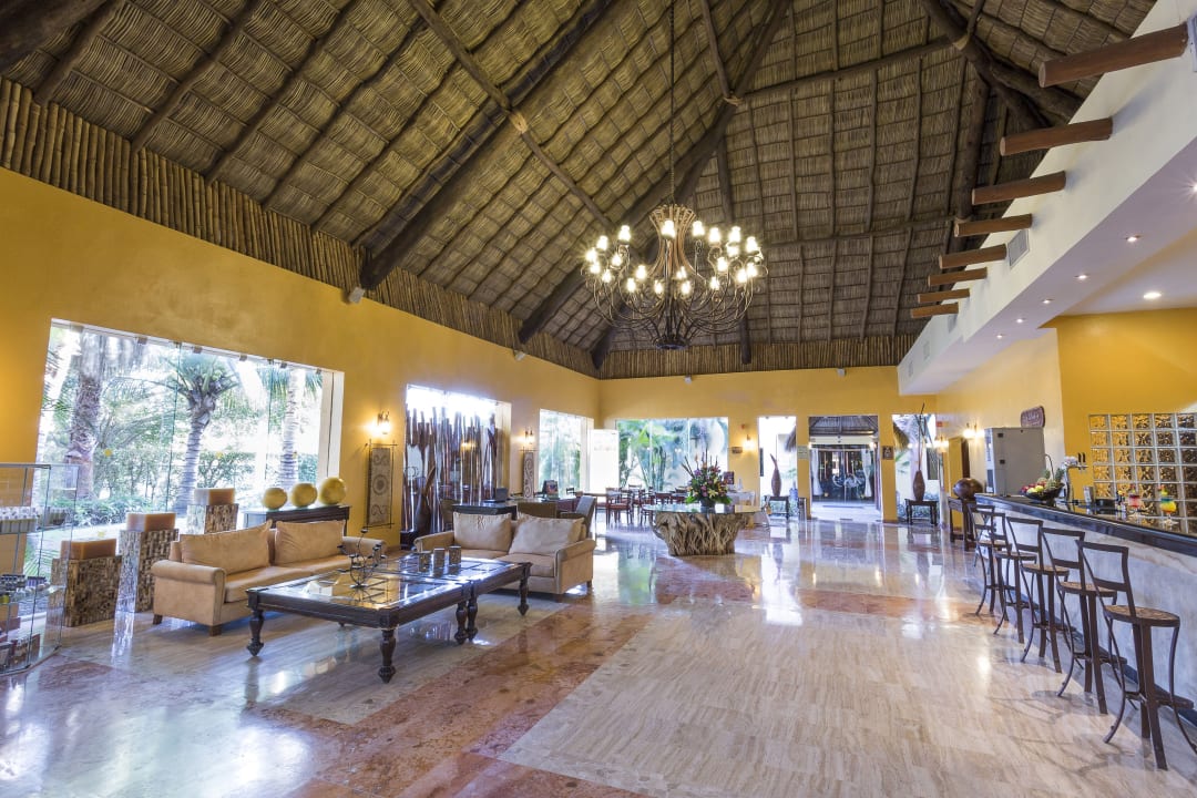 Lobby Family Selection at Grand Palladium Vallarta Resort & Spa