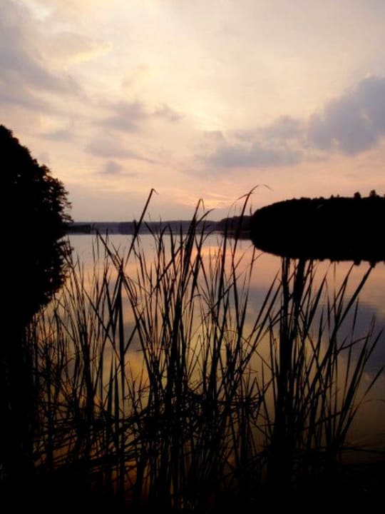 Nachtansicht auf auf den See Ferienpark am Wangnitzsee