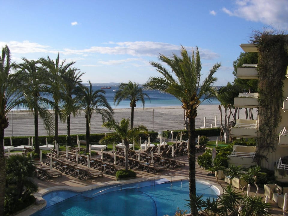 Blick auf Pool und Strand VIVA Golf - Adults only 18+