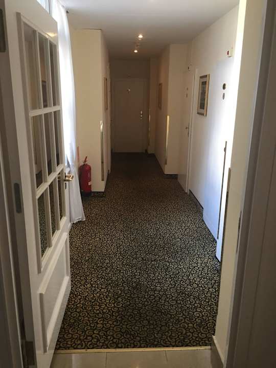 Gang Carlton Opera Hotel