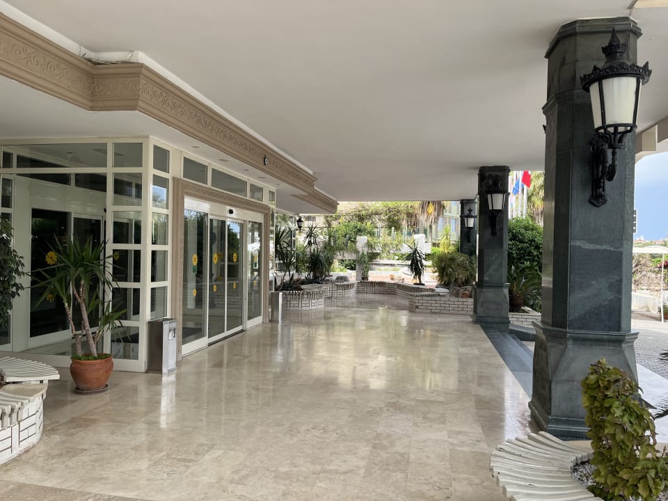 Lobby Bella Resort & Spa