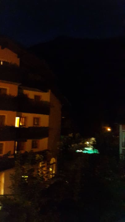 Vom Nebengebäude Richtung Pool Family Hotel Adriana