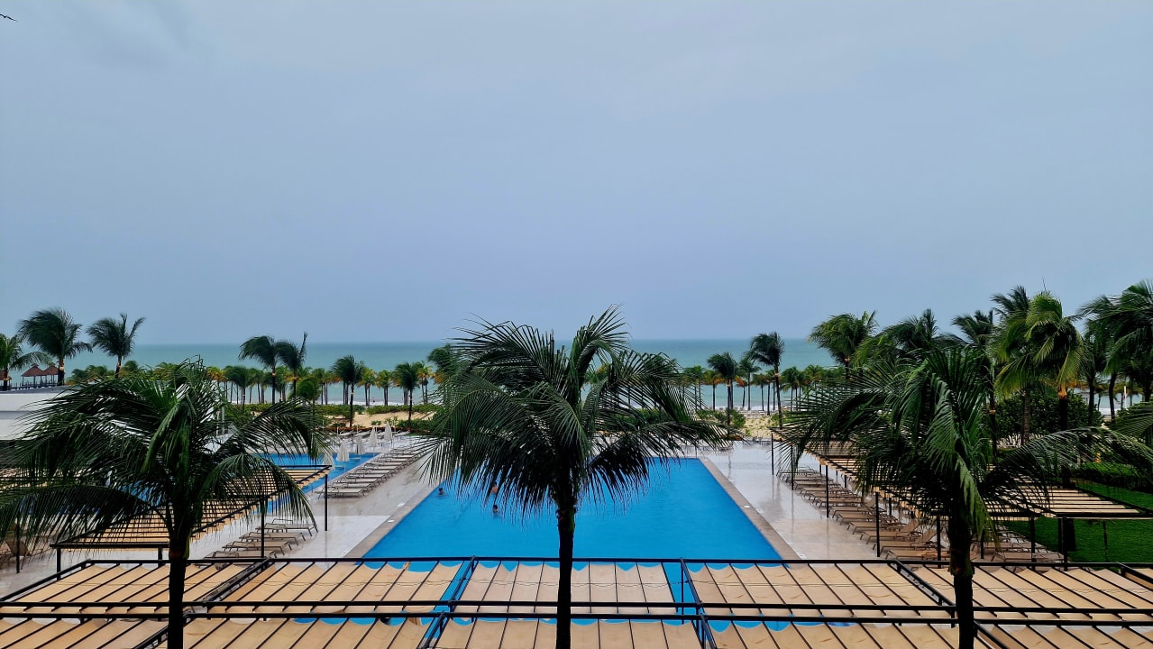 Pool Hotel Riu Palace Costa Mujeres