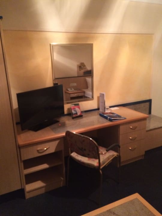 Schreibtisch  Parkhotel Kurhaus