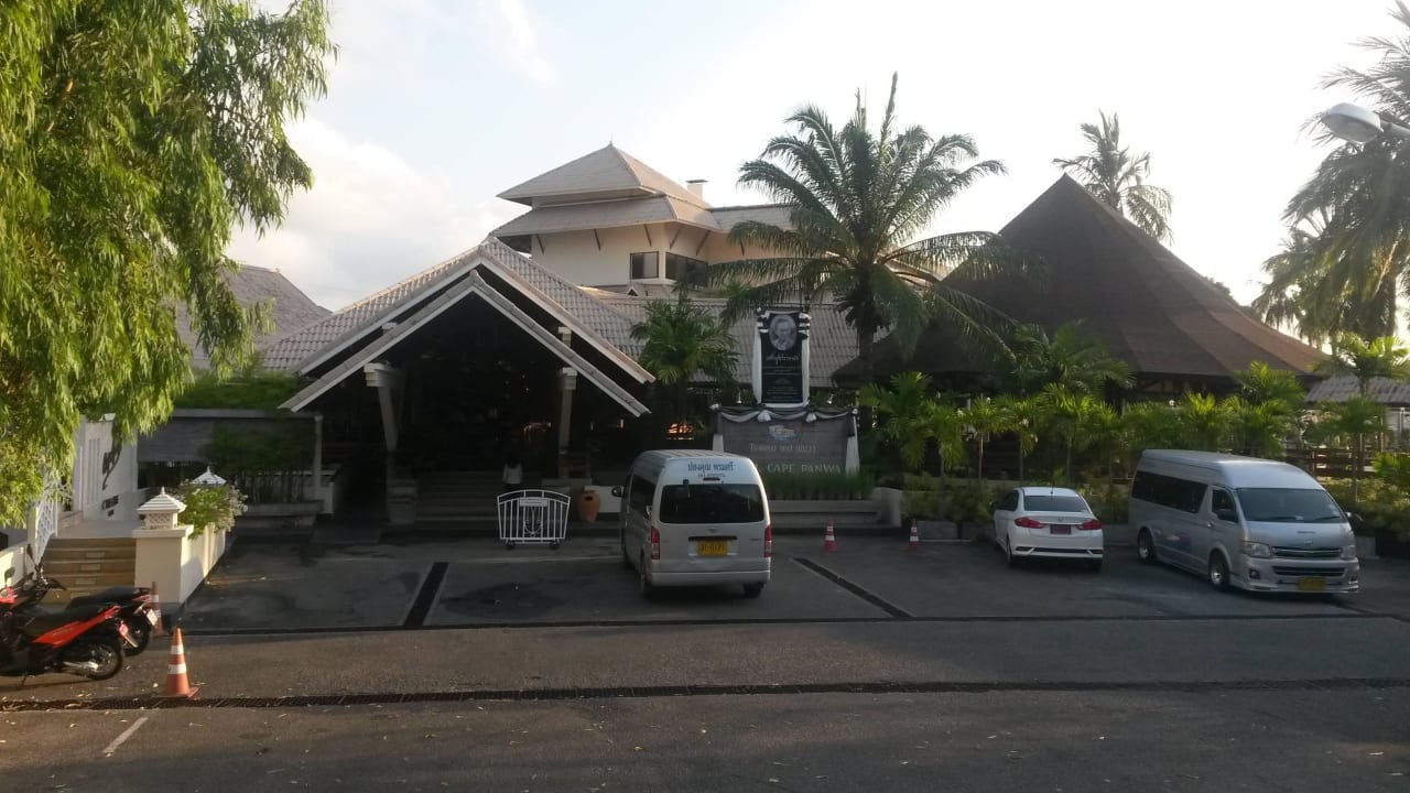 Blick auf den Eingang Cape Panwa Hotel