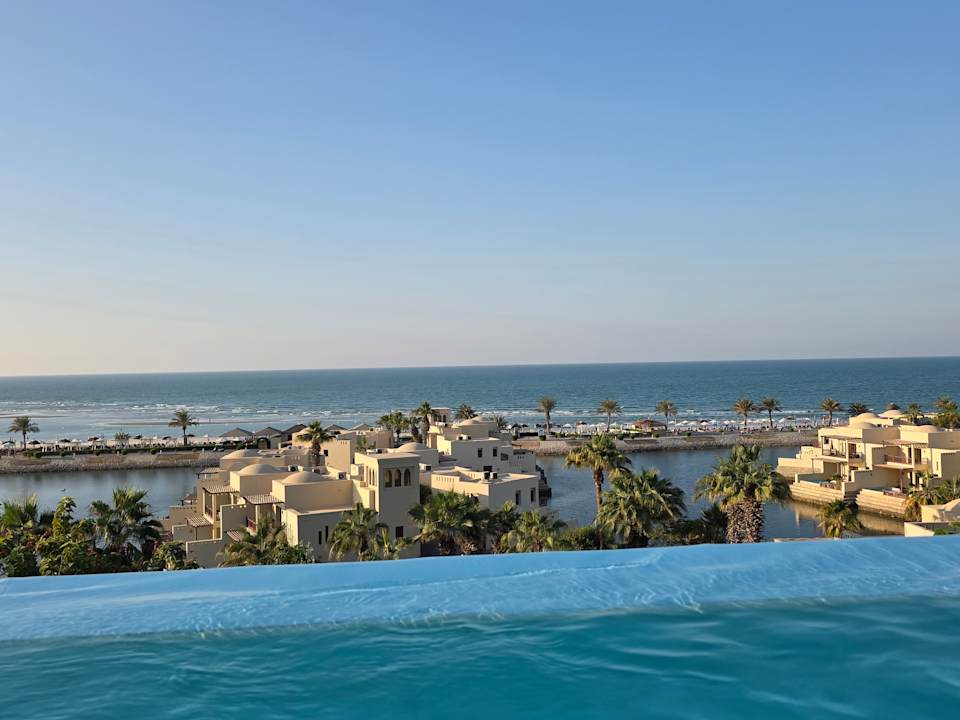 Pool The Cove Rotana Resort