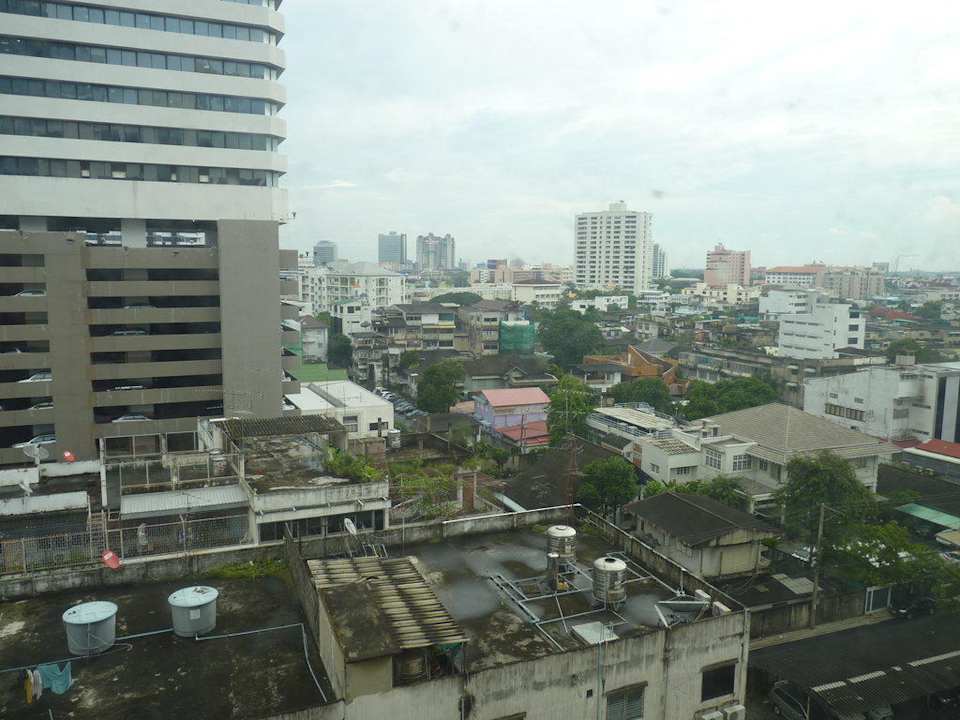 Ausblick von Zimmer 801 Pinnacle Lumpinee Park Hotel