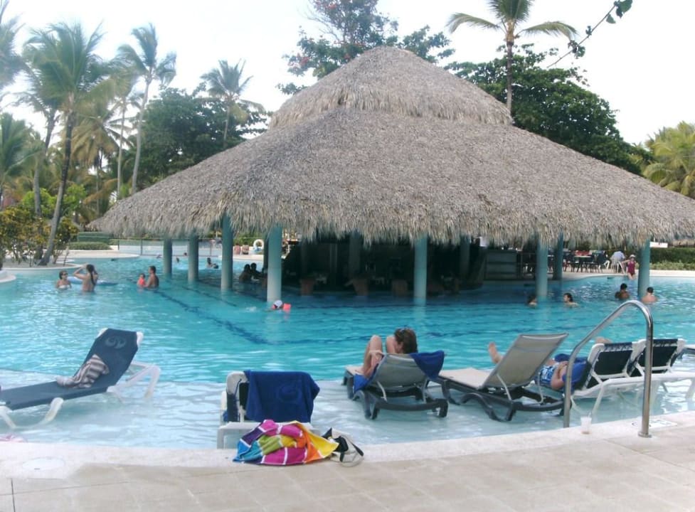 Bavaropool mit Swim-Up Bar Grand Palladium Select Bávaro Resort & Spa